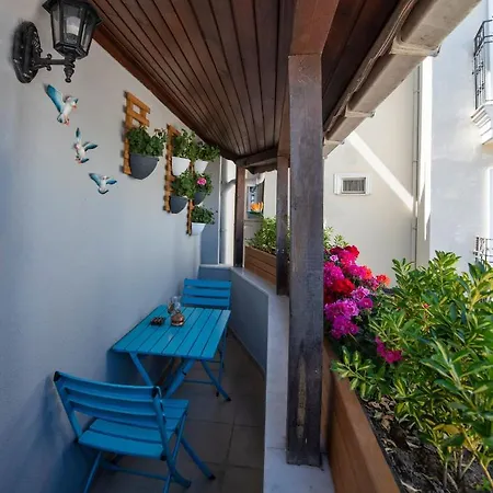 Duru Sultanahmet & *