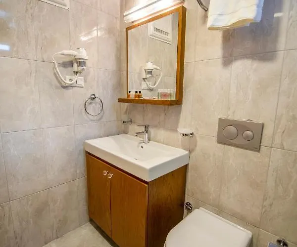 Duru Sultanahmet & *