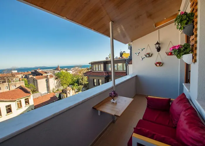 Duru Sultanahmet & *