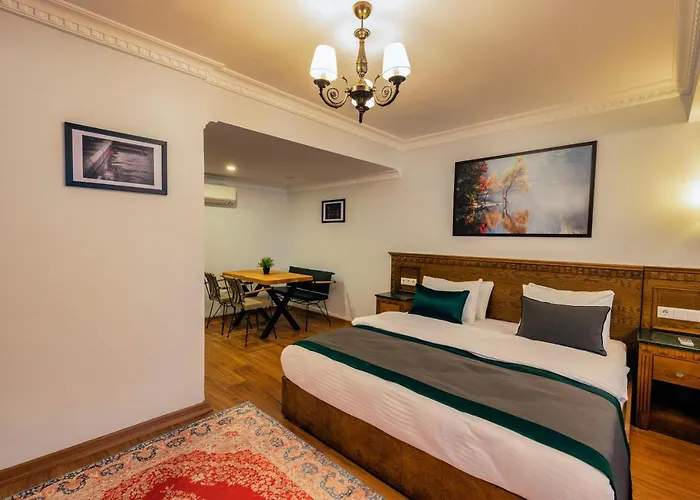 Duru Sultanahmet & *